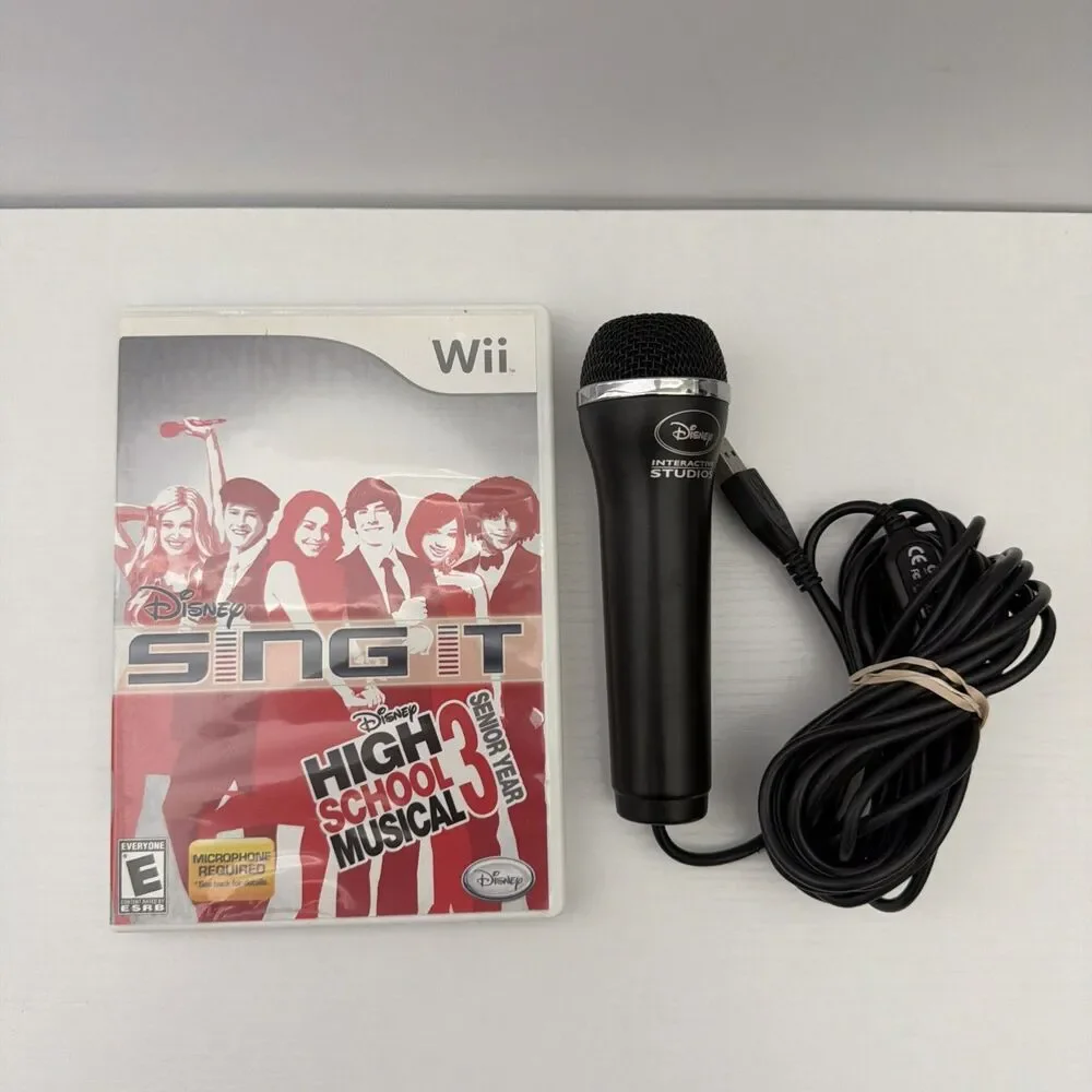 Disney Sing It: High School Musical 3 - Senior Year W/ Microphone (Nintendo Wii)